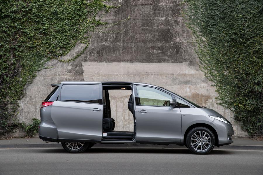  Toyota Tarago 2016 года  (фото 5 из 10)